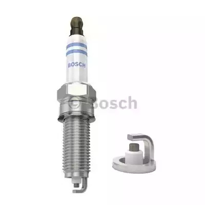 Свеча зажигания BOSCH 0 242 135 527 (YR 7 NE)