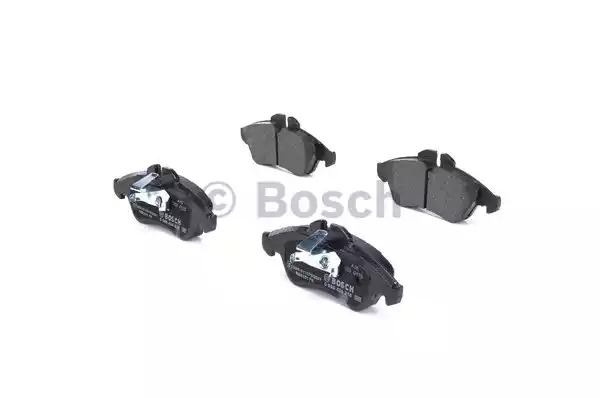 Комплект тормозных колодок BOSCH 0 986 424 218 (BP101, E1 90R-011096/647, 21576, 7849D950)