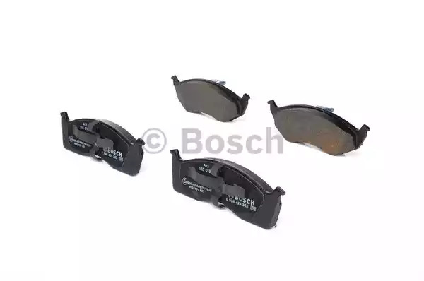 Комплект тормозных колодок BOSCH 0 986 424 363 (BP174, E9 90R-02A0870/1636, 23043, 7470AD59;7597D730;7598D730;7623D730)