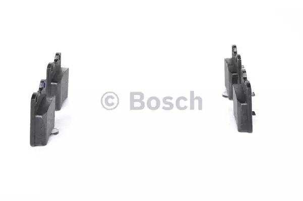 Комплект тормозных колодок BOSCH 0 986 424 411 (BP201, E1 90R-011075/1631, 21857)