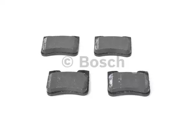 Комплект тормозных колодок BOSCH 0 986 424 411 (BP201, E1 90R-011075/1631, 21857)