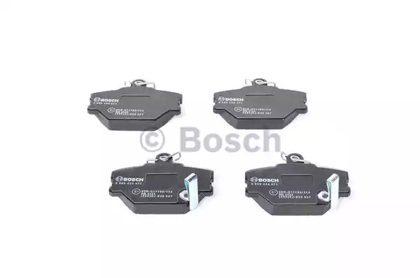 Комплект тормозных колодок BOSCH 0 986 424 471 (BP240, E1 90R-011195/114, 21998)