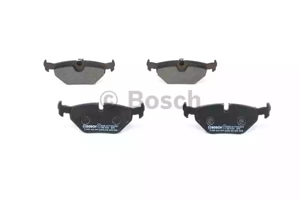 Комплект тормозных колодок BOSCH 0 986 424 484 (BP252, E1 90R-011195/081, 21934, 7286D692; 7567D692; 7737D763)