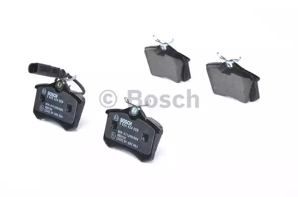 Комплект тормозных колодок BOSCH 0 986 424 559 (BP307, E1 90R-011209/084, 23554, 7920D101;7234D340;7335D340;7773D340)