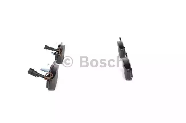 Комплект тормозных колодок BOSCH 0 986 424 576 (BP322, E1 90R-01139/048, 21636)