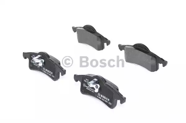 Комплект тормозных колодок BOSCH 0 986 424 665 (BP381, E9 90R-02A0871/1502, 23338, 7704D831)