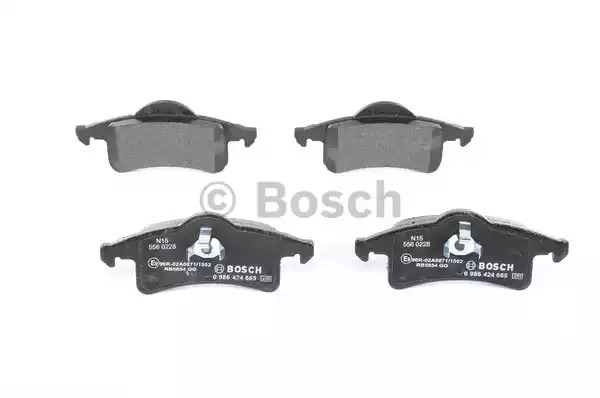 Комплект тормозных колодок BOSCH 0 986 424 665 (BP381, E9 90R-02A0871/1502, 23338, 7704D831)