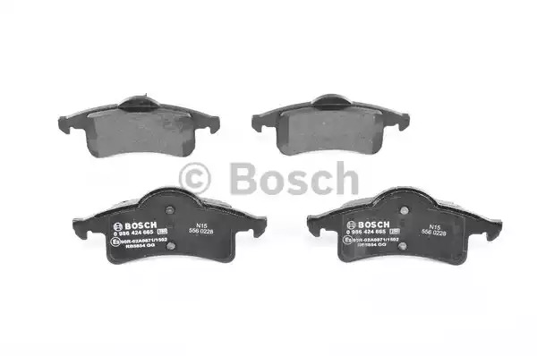 Комплект тормозных колодок BOSCH 0 986 424 665 (BP381, E9 90R-02A0871/1502, 23338, 7704D831)