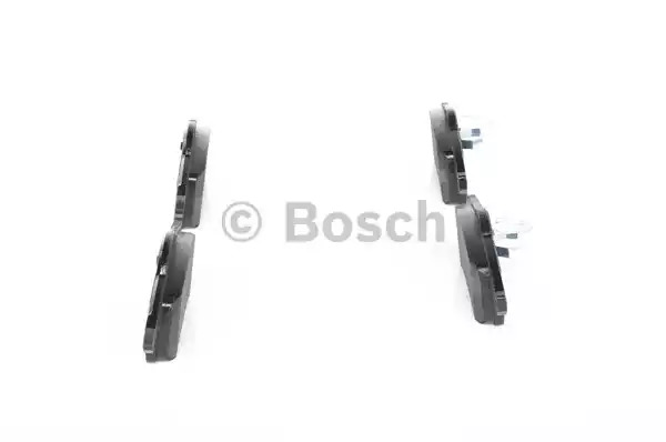 Комплект тормозных колодок BOSCH 0 986 424 665 (BP381, E9 90R-02A0871/1502, 23338, 7704D831)