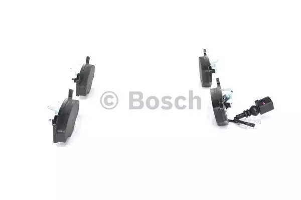 Комплект тормозных колодок BOSCH 0 986 424 723 (BP434, 21 868, 7569D694, 90R-010218/004)