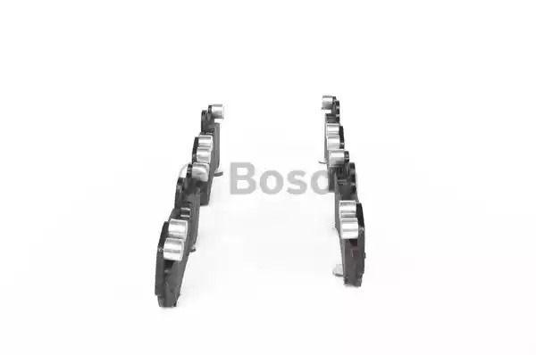 Комплект тормозных колодок BOSCH 0 986 424 740 (BP449, E1 90R-011076/1643, 23692, 7911D1007)