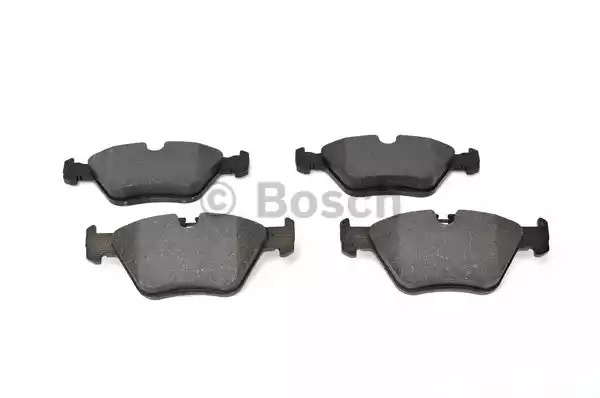 Комплект тормозных колодок BOSCH 0 986 424 767 (BP473, 23 183, 7592D946, 90R-010271/004)