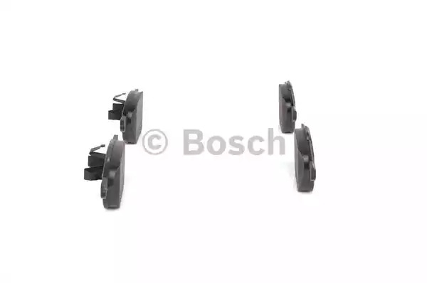 Комплект тормозных колодок BOSCH 0 986 424 794 (BP935, E1 90R-011199/020, 23 723, 7947D104)