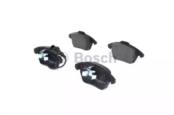 Комплект тормозных колодок BOSCH 0 986 424 797 (BP938, 23 587, 8212D110; 8212D131, 90R-011096/671)