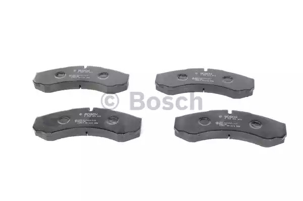 Комплект тормозных колодок BOSCH 0 986 424 833 (BP972, E1 90R-011210/012, 29121, 8835D1487)