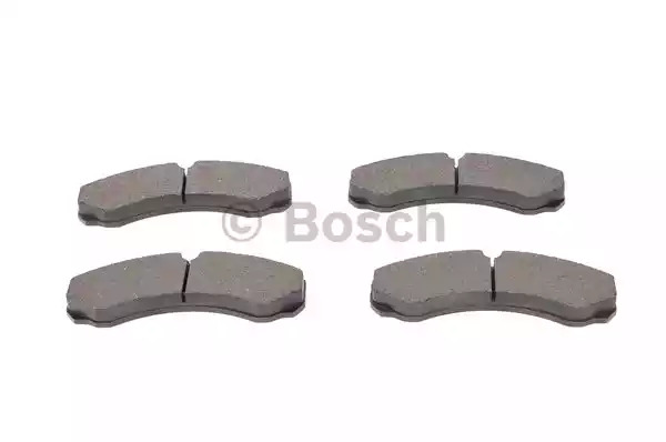 Комплект тормозных колодок BOSCH 0 986 424 833 (BP972, E1 90R-011210/012, 29121, 8835D1487)