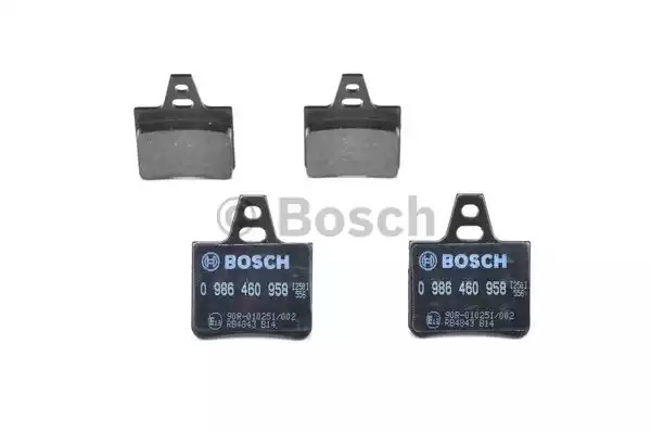 Комплект тормозных колодок BOSCH 0 986 460 958 (BP527, 20 162, 8337D121, 90R-010251/002)