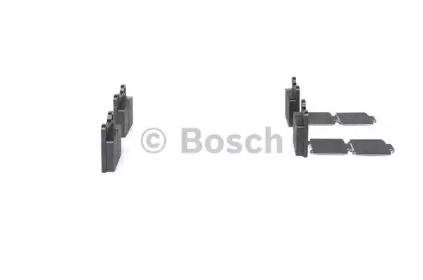 Комплект тормозных колодок BOSCH 0 986 466 302 (BP679, E1 90R-011195/299, 20 034)