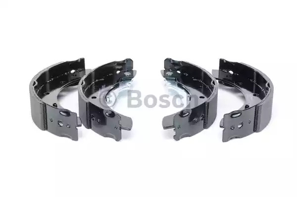 Комлект тормозных накладок BOSCH 0 986 487 585 (BS827)