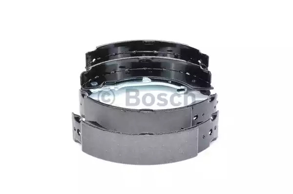 Комлект тормозных накладок BOSCH 0 986 487 585 (BS827)