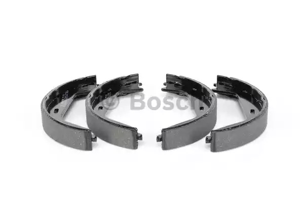 Комлект тормозных накладок BOSCH 0 986 487 623 (BS858)