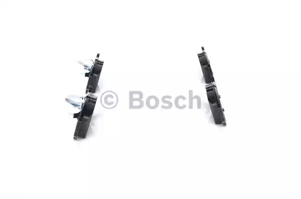 Комплект тормозных колодок BOSCH 0 986 494 015 (BP251, E1 90R-011199/109, 23288, 7437D558; 7649D781)