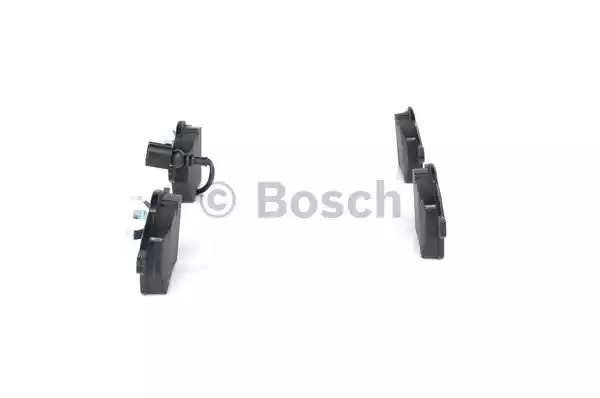 Комплект тормозных колодок BOSCH 0 986 494 018 (BP262, 23 392, 90R-010221/008)