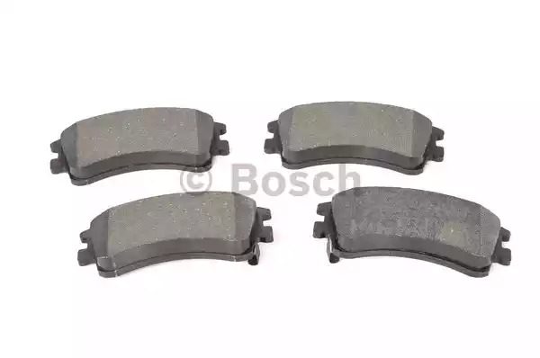 Комплект тормозных колодок BOSCH 0 986 494 079 (BP989, E1 - 90R-02A0219/0115, 24046, 7856D957)