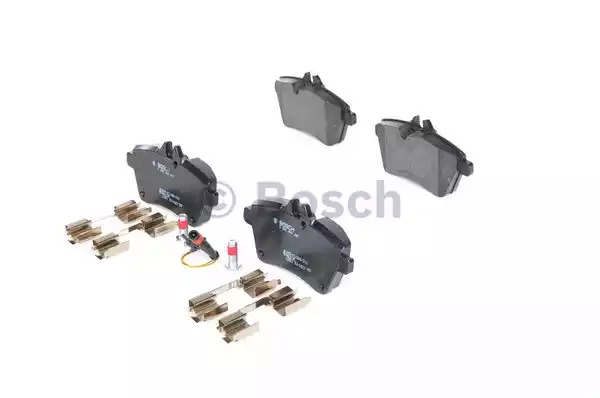 Комплект тормозных колодок BOSCH 0 986 494 290 (BP1323, E1 90R-011200/212, 24077)