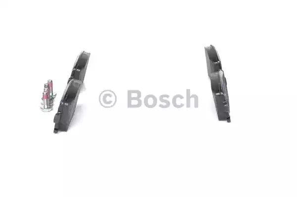 Комплект тормозных колодок BOSCH 0 986 494 303 (BP1235, E4-90R-01467/1749, 23326)