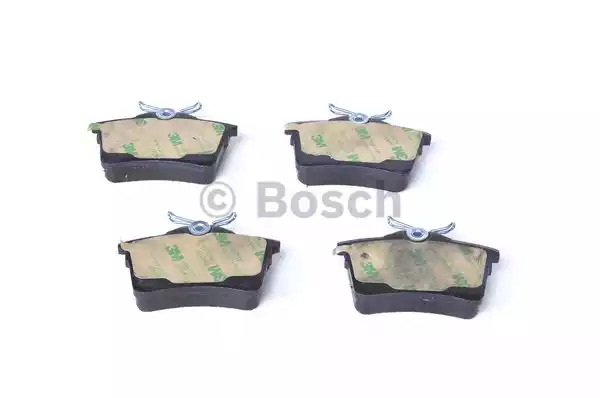 Комплект тормозных колодок BOSCH 0 986 494 304 (BP1242, D1926, E1-90R-011078/1337, 24765)