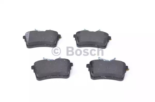 Комплект тормозных колодок BOSCH 0 986 494 304 (BP1242, D1926, E1-90R-011078/1337, 24765)