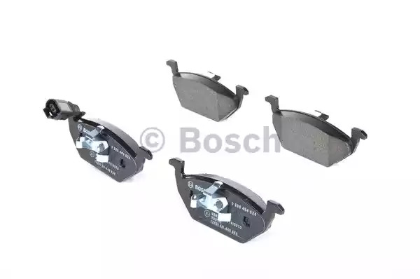 Комплект тормозных колодок BOSCH 0 986 494 524 (BP1445, E1 90R-02A0018/0010, 23130)