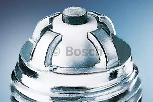 Свеча зажигания BOSCH 0 242 235 715 (FGR 7 KQE 0, 7406)